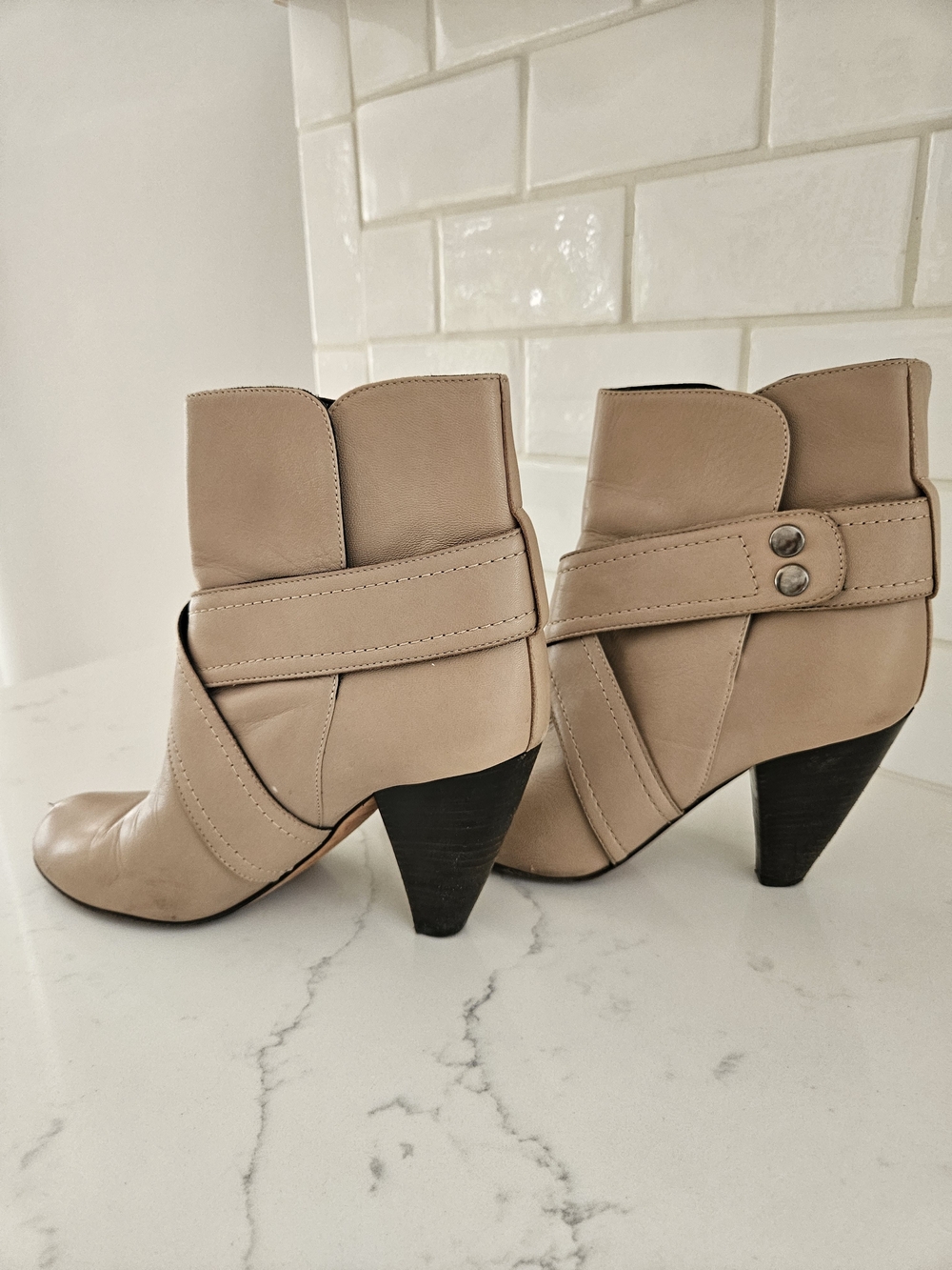 Vero Cuoio Taupe Leather Ankle Booties with Wrap Strap